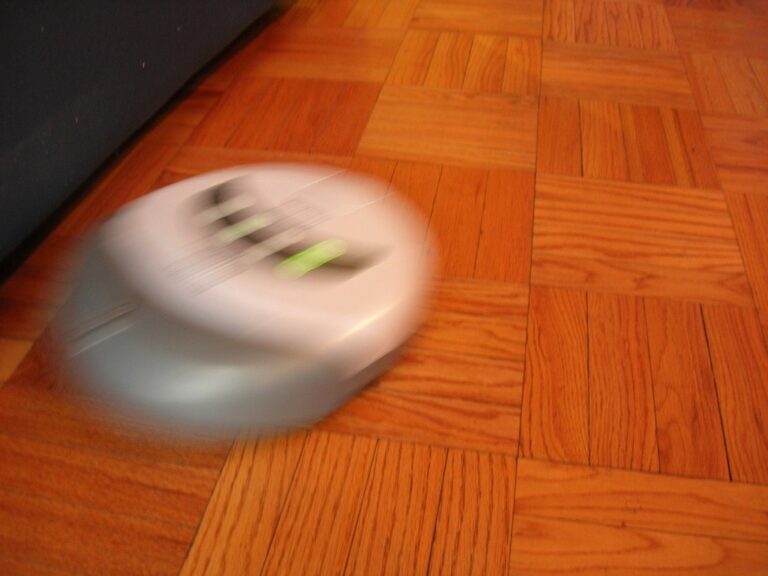 Guía práctica sobre los robots aspiradores iRobot Roomba: modelos, mantenimiento y dónde conseguir recambios en España