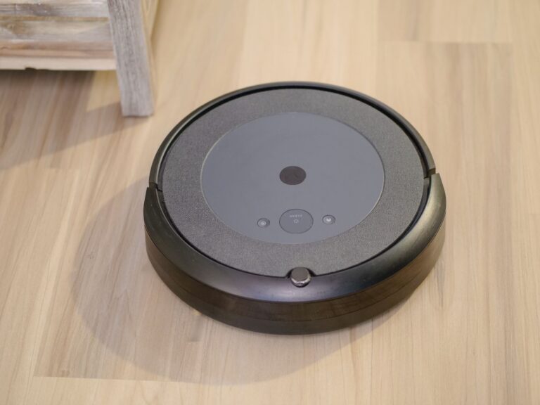 Guía práctica sobre robots aspiradores iRobot Roomba: rendimiento, mantenimiento y recambios en España