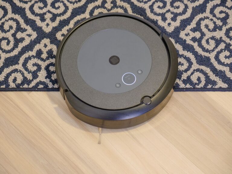Guía práctica sobre robots aspiradores iRobot Roomba: rendimiento, mantenimiento y recambios en España