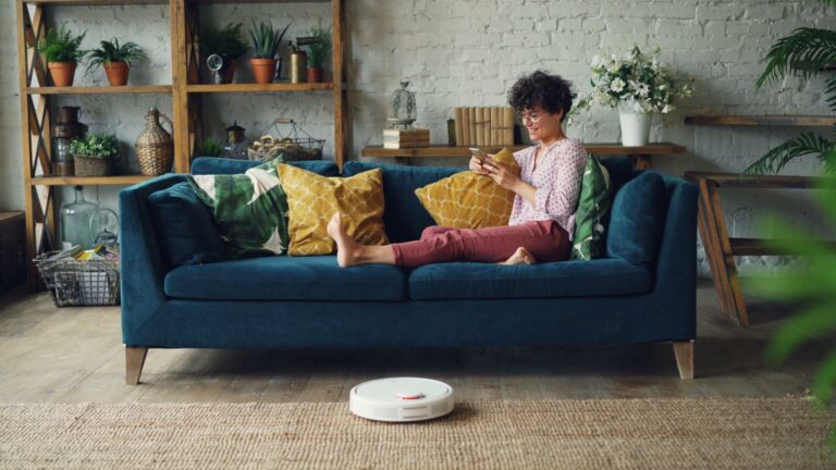 Robots aspiradores iRobot Roomba: guía para elegirlos y cuidarlos